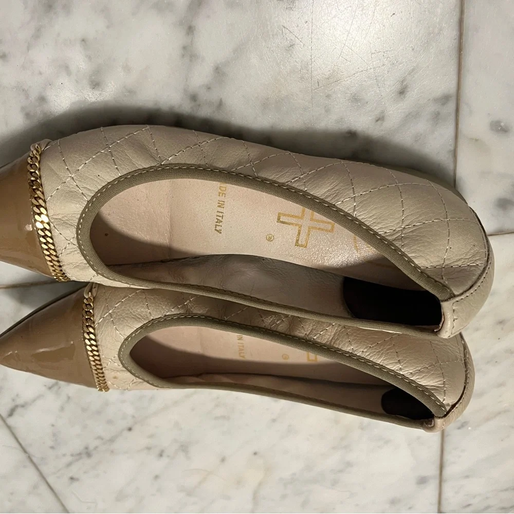 Flats - Picture 2 of 3